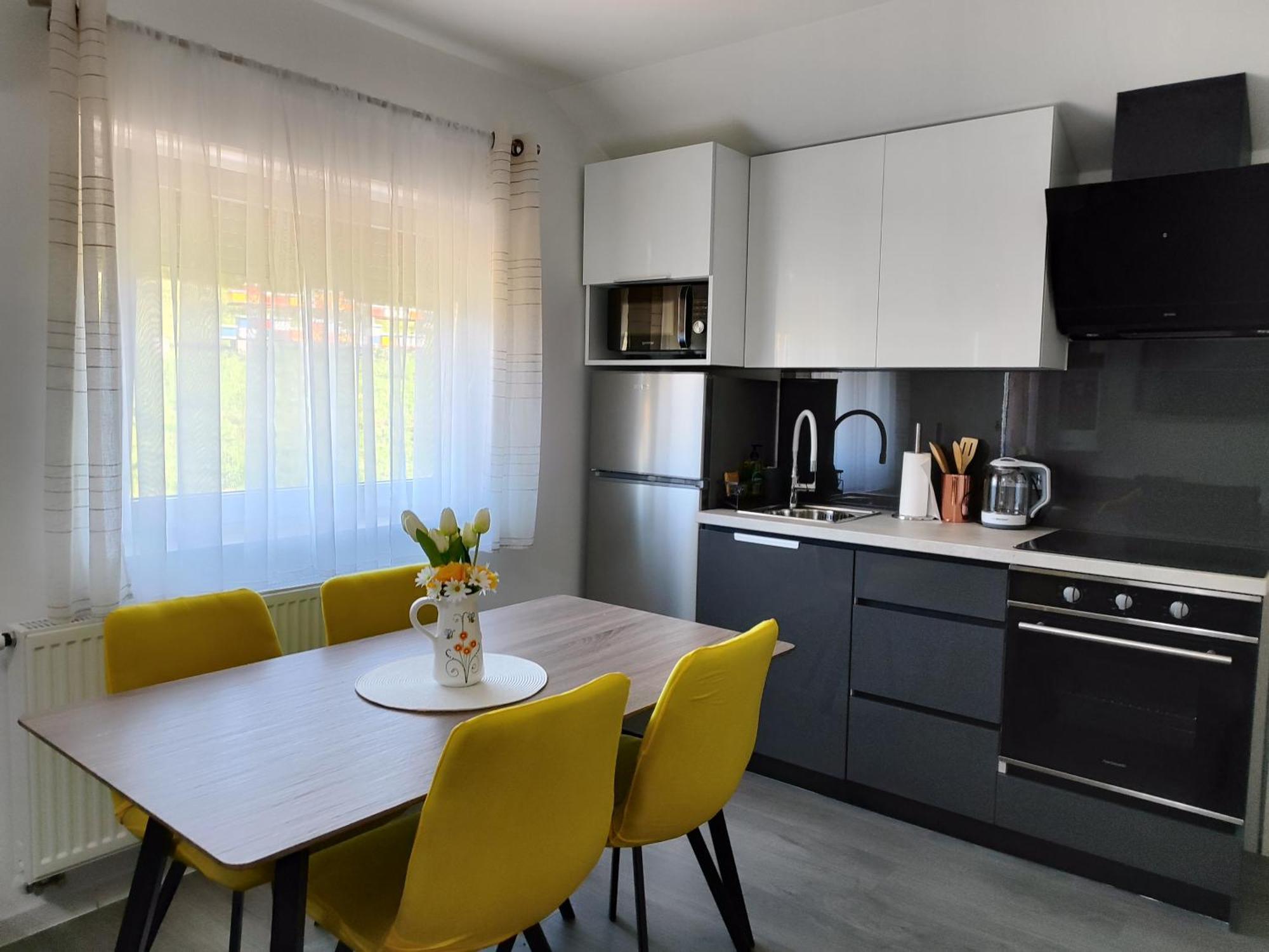Apartment Happy Moments 2